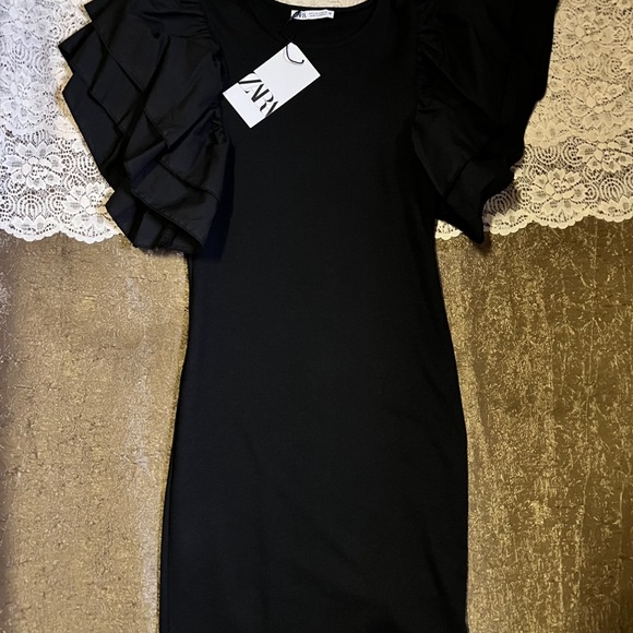 Zara Ruffled Dress - Picture 5 of 9